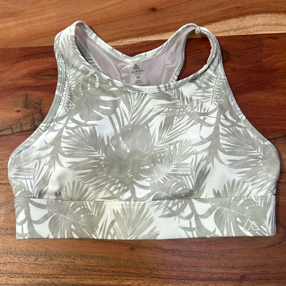 Alpine Design Women’s Medium Support Crossback Sports Bra